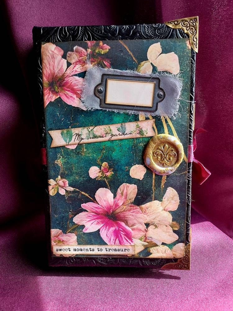 Secret Garden Junk Journal – Handmade Vintage Floral Notebook, Whimsical Cottagecore Scrapbook, Botanical Ephemera Journal, Unique Gift