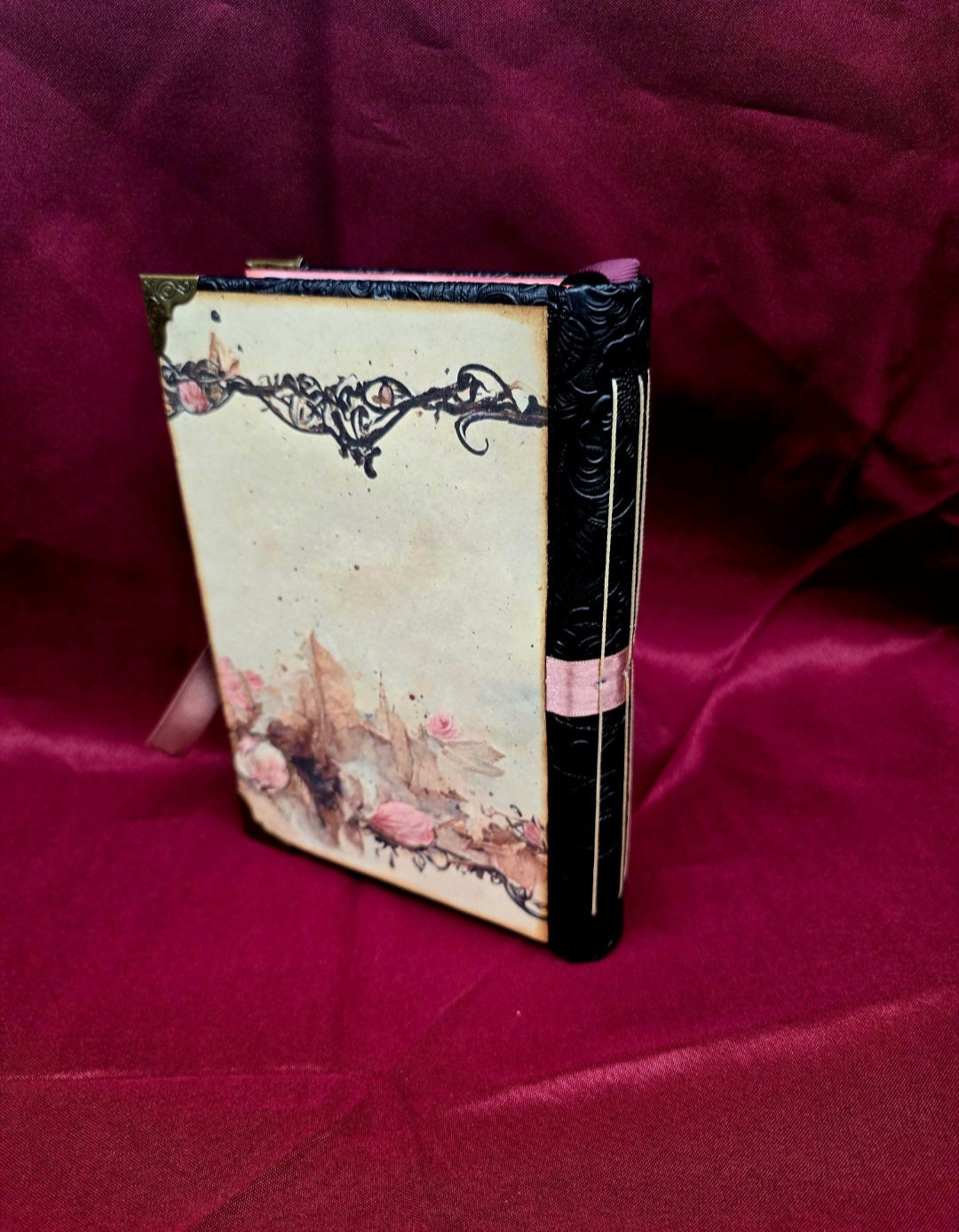 Victorian Goth Junk Journal – Handmade Gothic Vintage Notebook, Dark Romantic Ephemera Scrapbook, Antique Style Grimoire, Witchy Gift
