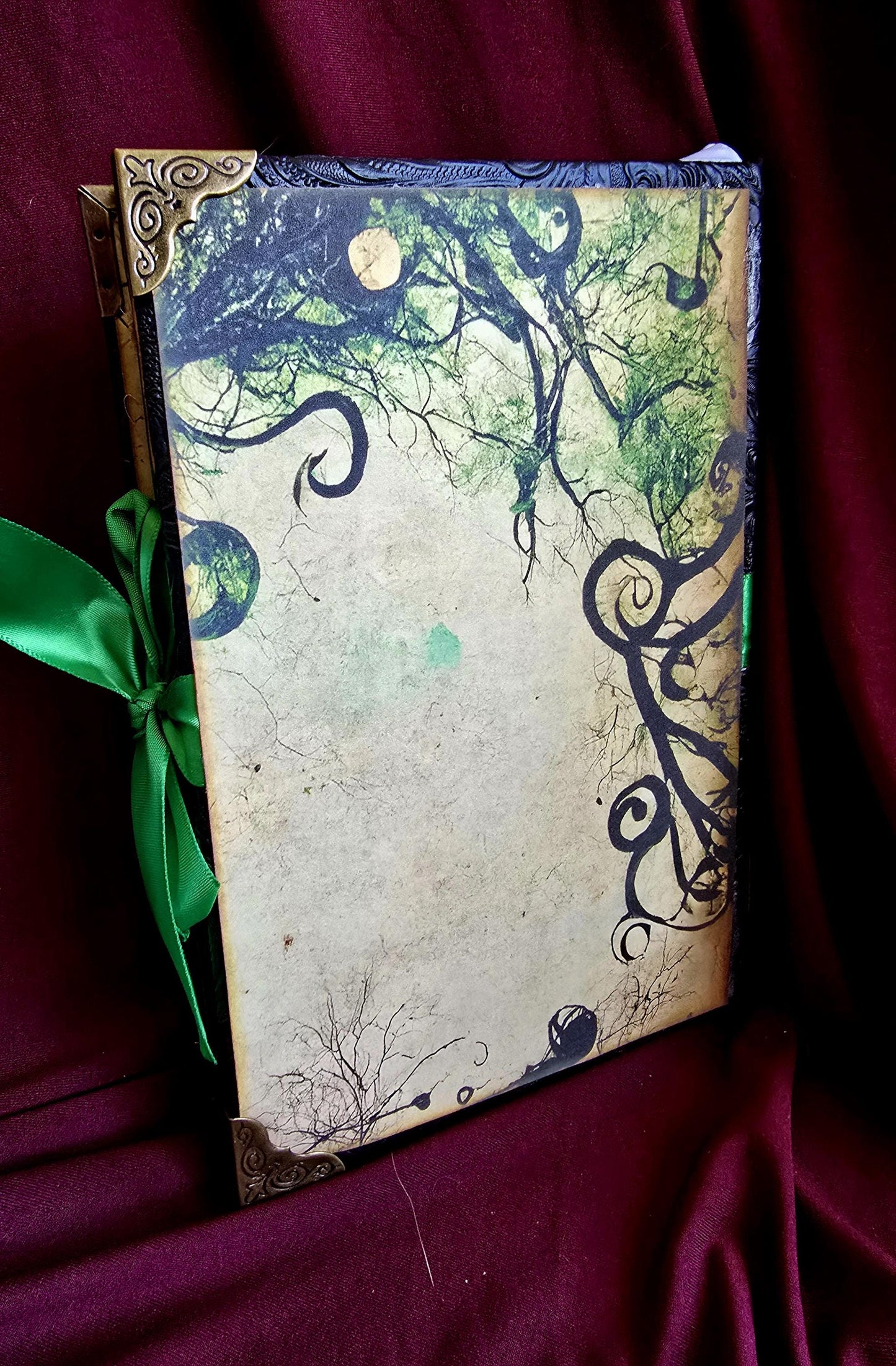 Wicked Forest Junk Journal – Handmade Gothic Woodland Notebook, Dark Fantasy Ephemera Scrapbook, Witchy Grimoire, Enchanted Forest Gift